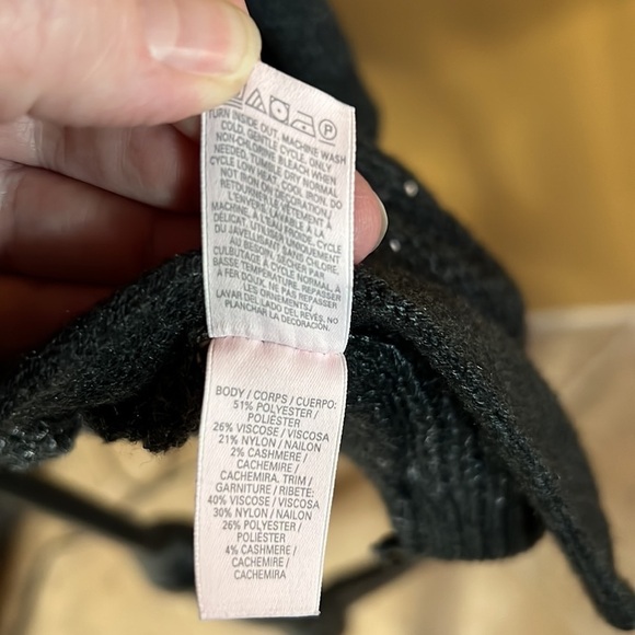 Victoria’s Secret Charcoal Gray w/ Silver Sequin Cardigan Wrap Size S - Picture 7 of 8